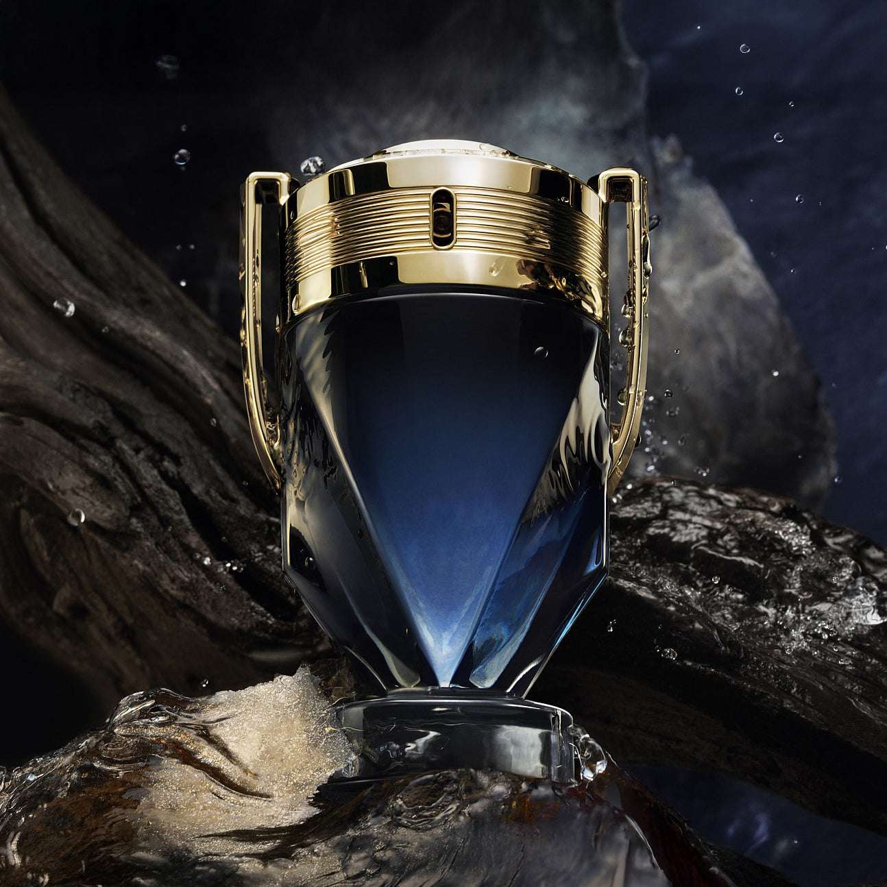 Invictus Parfum para Hombre